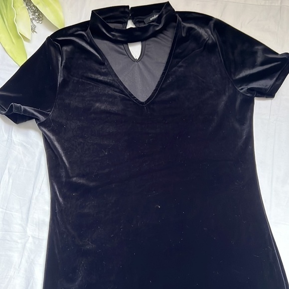 Ambiance Choker Velvet Dress - Picture 4 of 6